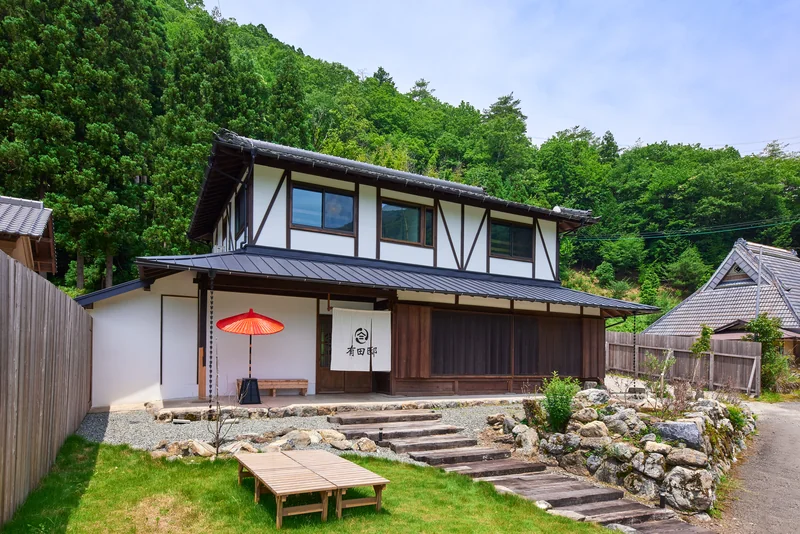 IZA COMINCA 有田邸 外観