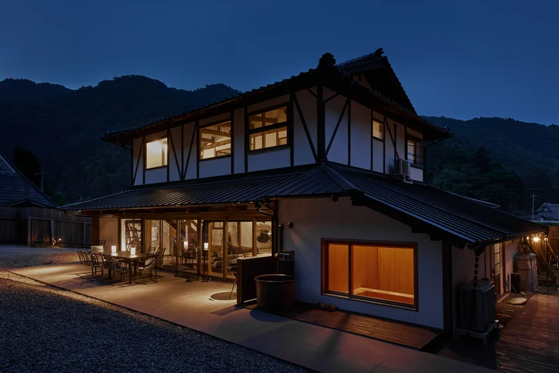 IZA COMINCA 有田邸 外観