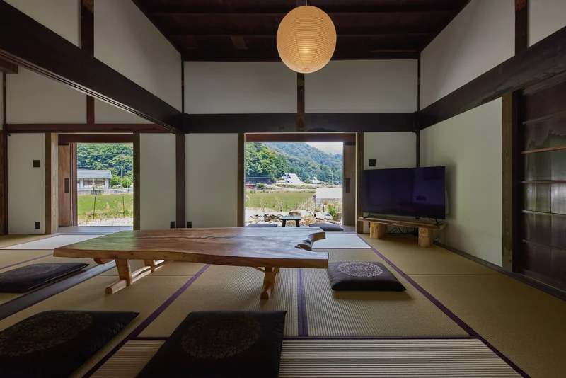 IZA COMINCA 有田邸 寝室1