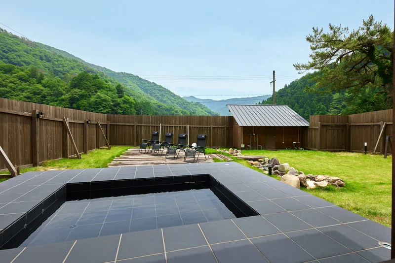 IZA COMINCA 有田邸 ミニプール
