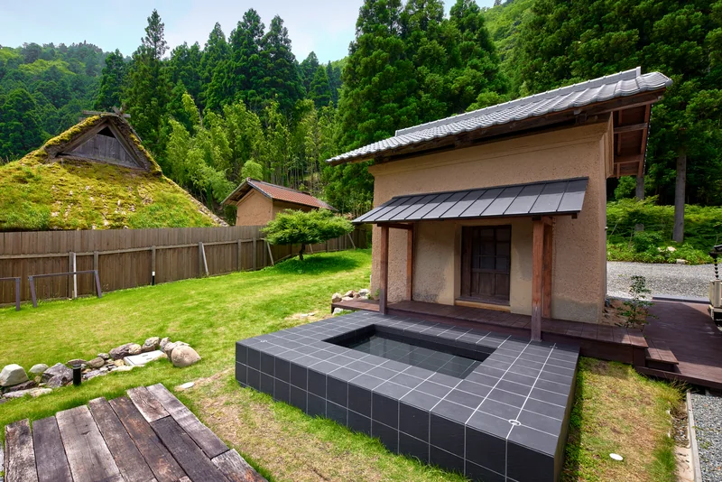 IZA COMINCA 有田邸 ミニプール