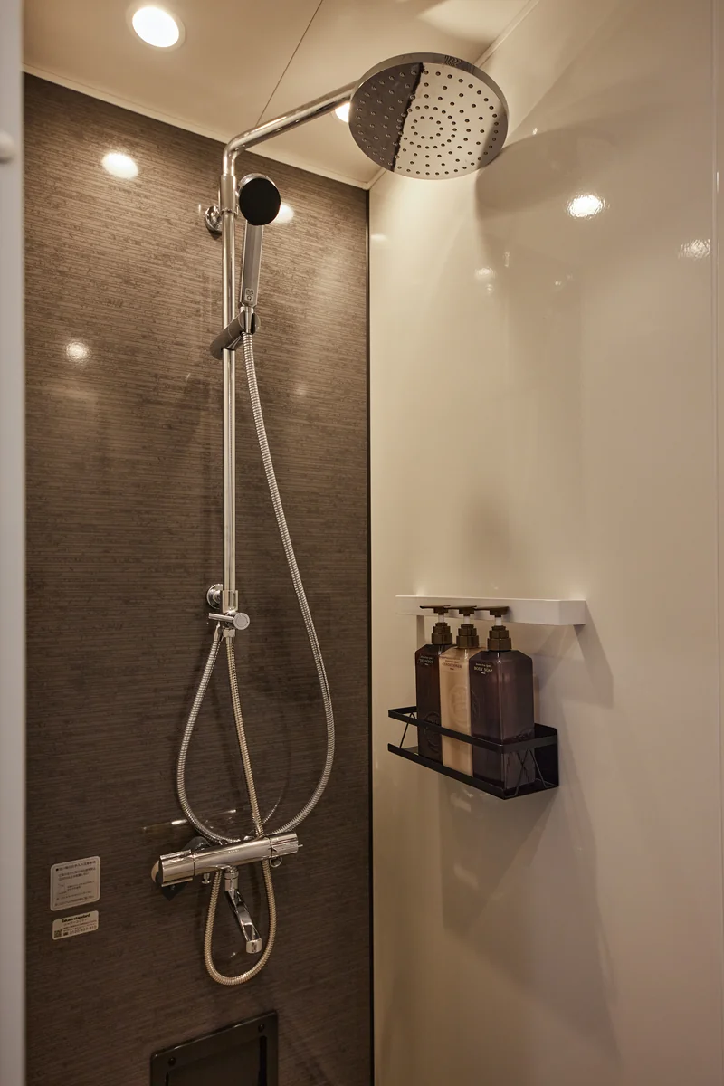 LAKE SAUNA RESORT POOL VILLA 莉 -REI- シャワールーム